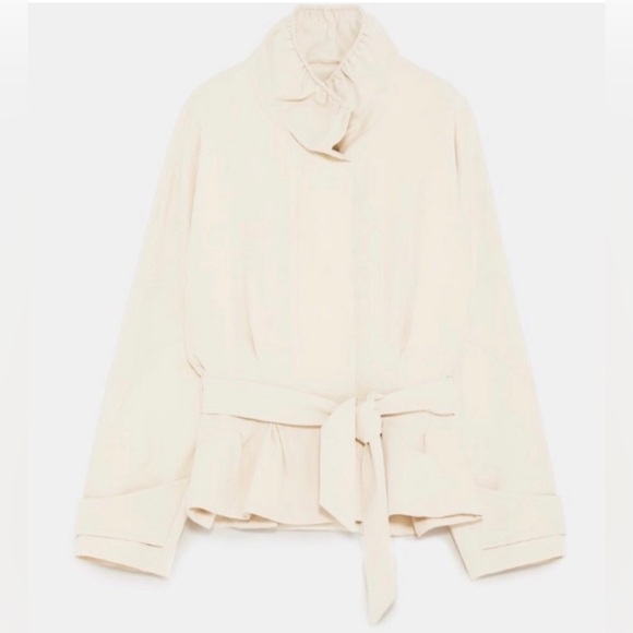 Zara Woman’s Pleated Jacket with Gathered Detail and Belt Size US M - Picture 6 of 10